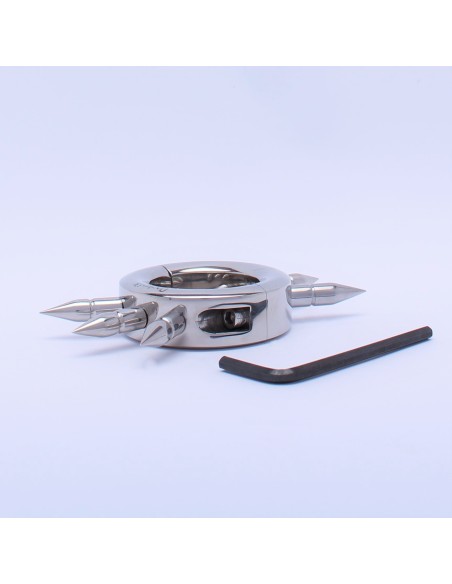 Ballstretcher en Métal avec Pointes CBT 38mm 280g | FetishXplore