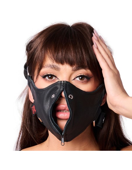 Leather mask with zip