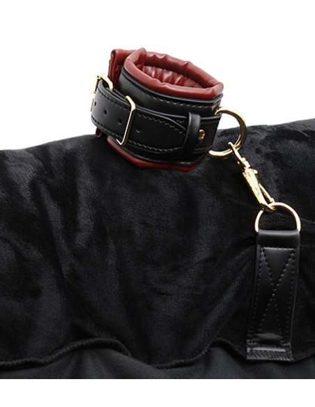 Panier Puppy avec Menottes | FetishXplore